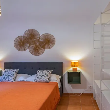 Easytopstay - San Pietro With Courtyard 公寓
