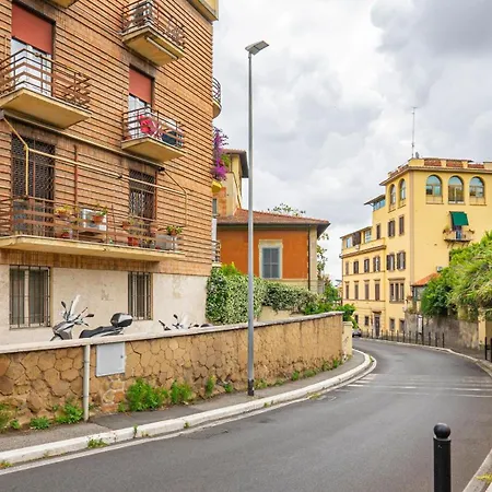Easytopstay - San Pietro With Courtyard Apartment *